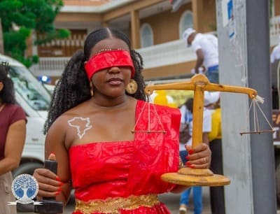 FACULDADE DE DIREITO CAMPEÃ DO DESFILE ACADÉMICO 2025-2026