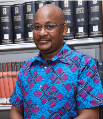 Pe. Doutor Samuel Tumbula -Director da Biblioteca