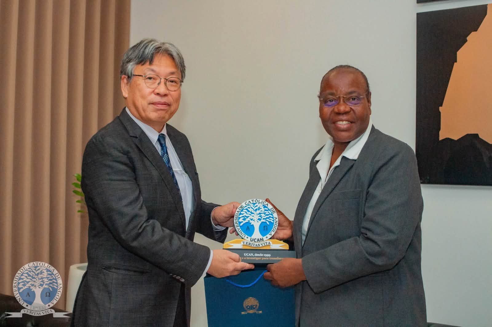 UNIVERSIDADE CATÓLICA DE ANGOLA RECEBE VISITA DO EMBAIXADOR DO JAPÃO E REFORÇA PERSPETIVAS DE COOPERAÇÃO ACADÉMICA E CULTURAL